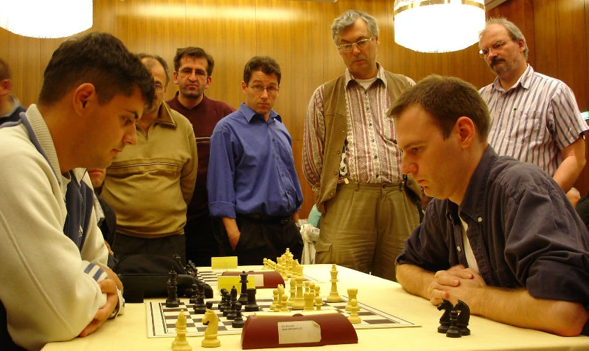 Petar Benković at the chessboard at the Alla Siciliana tournament in Basel 2004.