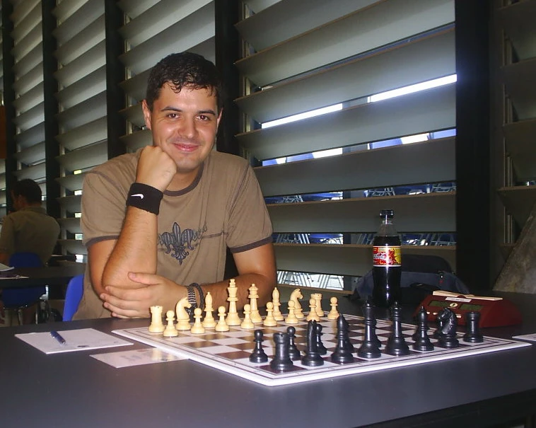 Petar Benković at the chessboard at the Biel Chess Festival 2005.