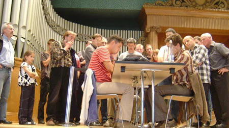 Round 2 game: Simon Kümin vs Petar Benković, Winterthur 2004.